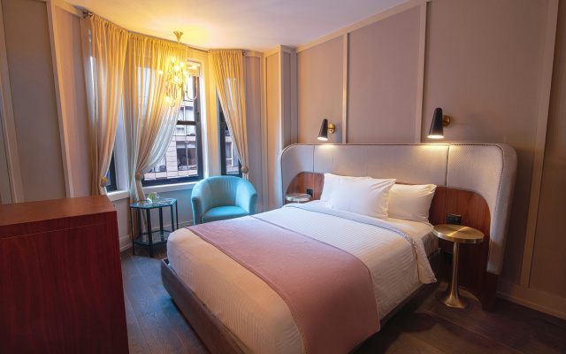 photo 4 of The Evelyn Hotel