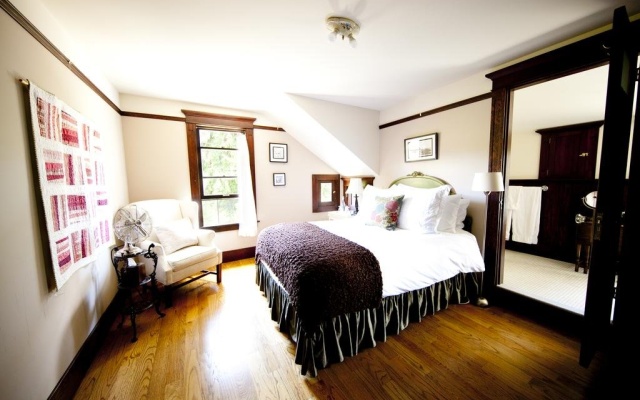 photo 4 of The Gatewood Bed and Breakfast