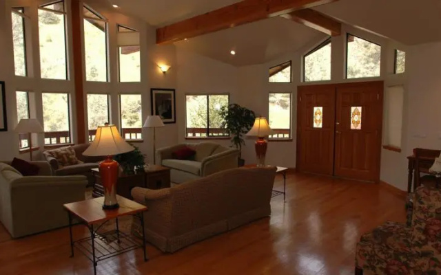 photo 2 of The Grand Mountain Top Retreat