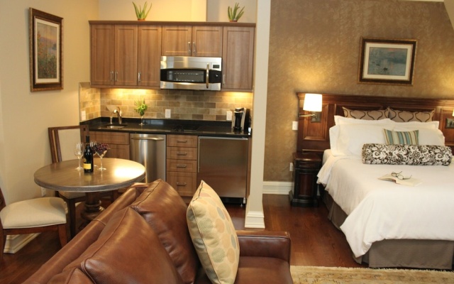 photo 2 of The Guesthouse at the Norwalk Inn