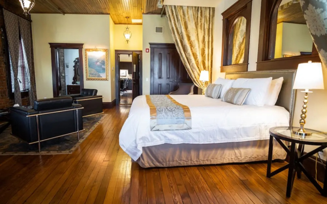 photo 4 of The Hackett Hotel