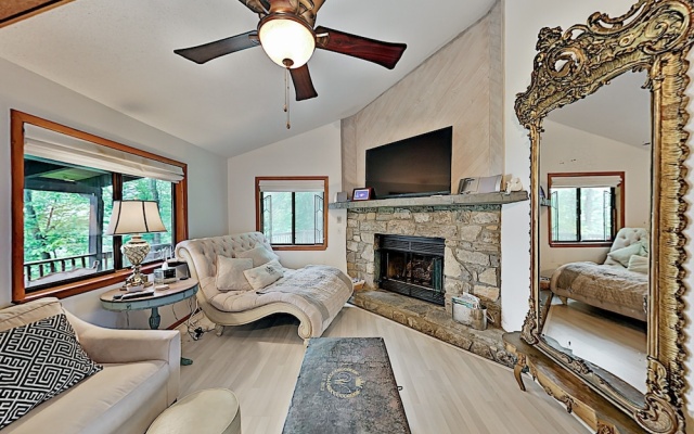 photo 2 of The "hawks Nest" Offers The Best Views In The Valley 2 Bedroom Home