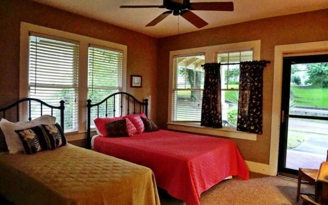 photo 2 of The Hideaway Natchez