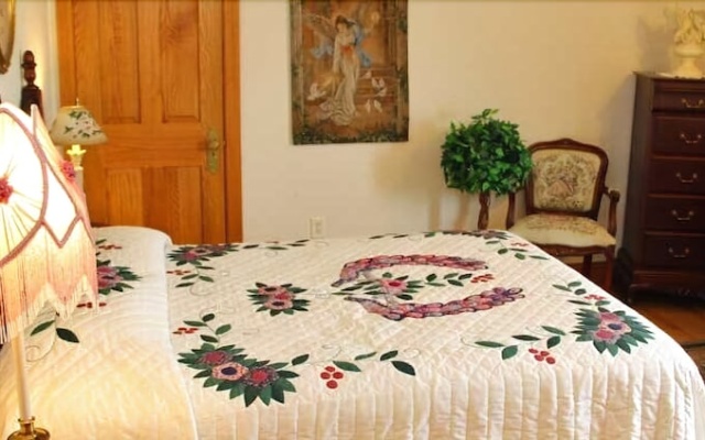 photo 5 of The Hurst House Bed and Breakfast