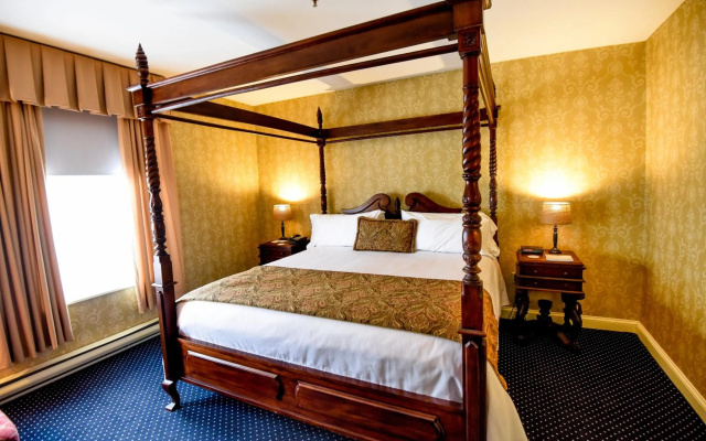 photo 2 of The Inn at Saratoga