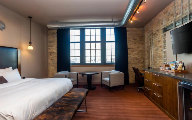 photo 3 of The Iron Horse Hotel