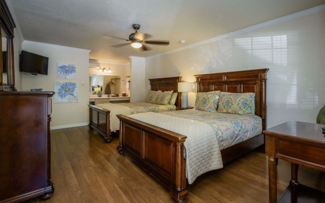 photo 3 of The Jack London Lodge