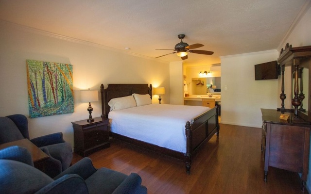 photo 4 of The Jack London Lodge