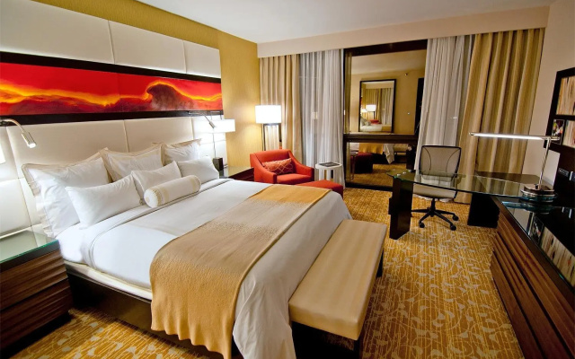 photo 4 of The La Hotel Downtown