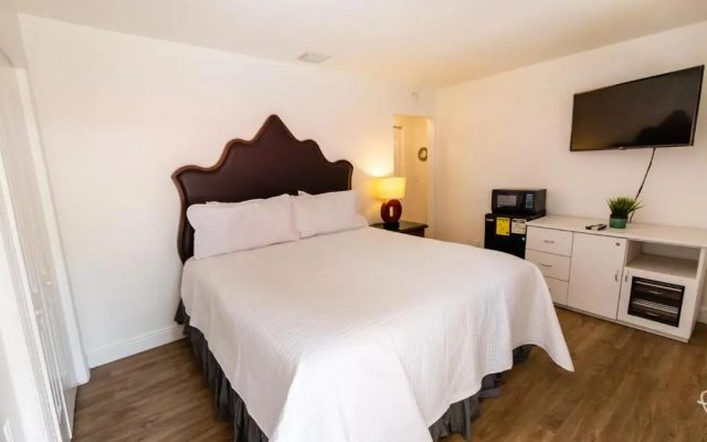 photo 4 of The Lauderdale Boutique Hotel