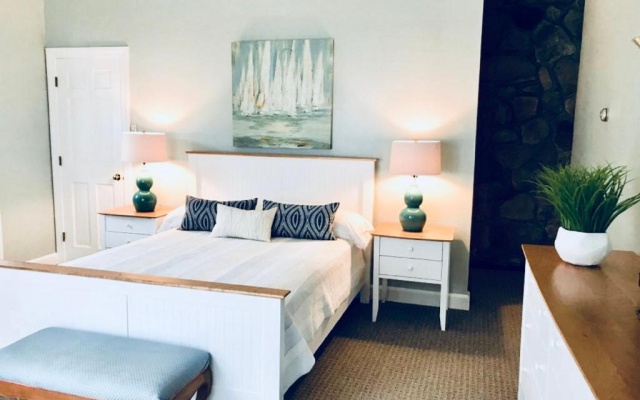photo 2 of The Lighthouse Inn & Suites