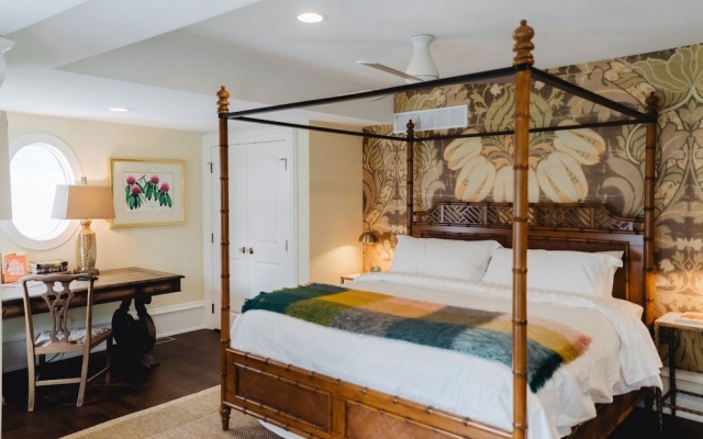 photo 4 of The Lilley Mansion Bed & Breakfast