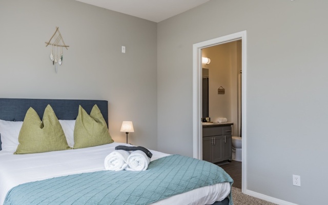 photo 5 of The Luxe Suites of Oceanside with Pool & Gym