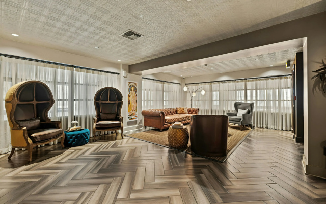 photo 2 of The Maverick, powered by Placemakr - River Walk