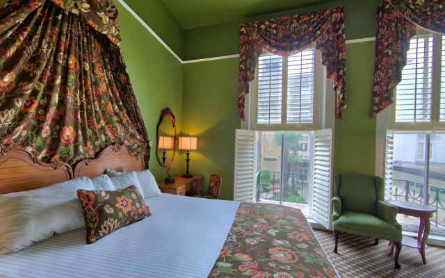 photo 4 of Menger Hotel
