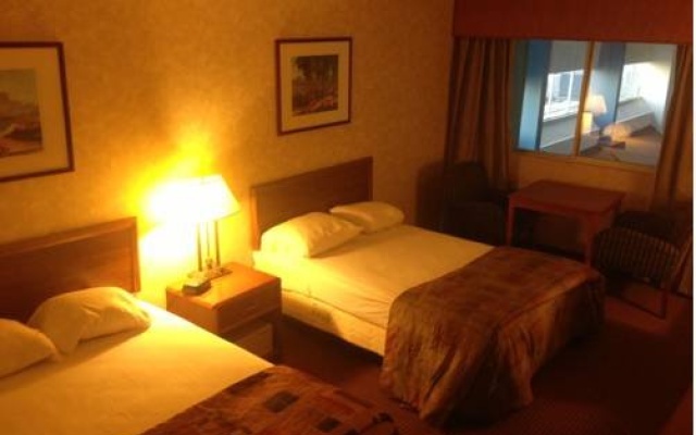 photo 4 of The Moraine Inn Suites & Conference Center
