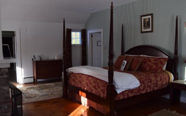 photo 4 of New Hampshire Mountain Inn