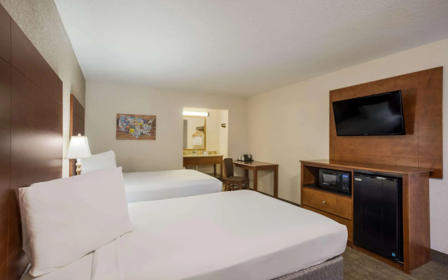 photo 3 of Econo Lodge