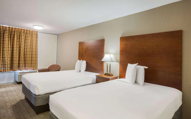 photo 4 of Econo Lodge