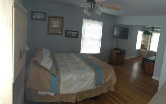 photo 3 of The Peacock House