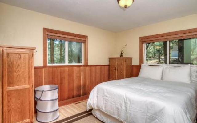 photo 3 of The Perfect Pine House in Truckee by RedAwning