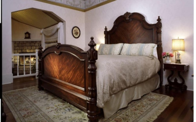 photo 4 of The Pink Mansion