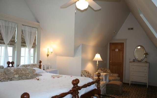 photo 3 of The Red Horse Inn