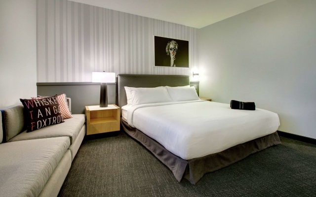 photo 4 of The Rose Hotel Chicago O’Hare, Tapestry Collection by Hilton