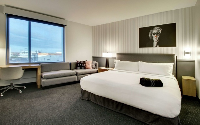 photo 5 of The Rose Hotel Chicago O’Hare, Tapestry Collection by Hilton