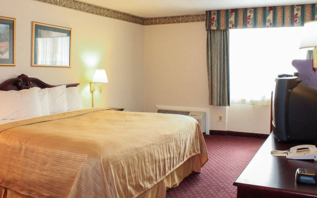 photo 4 of The Royal Inn & Suites