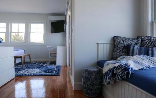 photo 2 of The Sea Breeze Inn