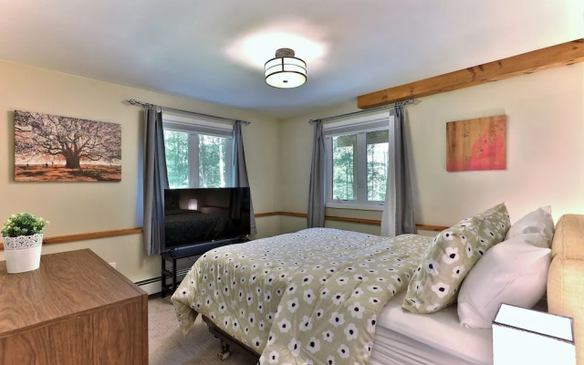 photo 4 of "the Shack" At Killington: 3br/1.5ba Remodeled Home. Hot Tub. 3 Bedroom Home