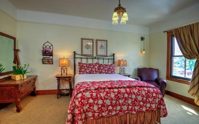photo 3 of Sonoma Hotel