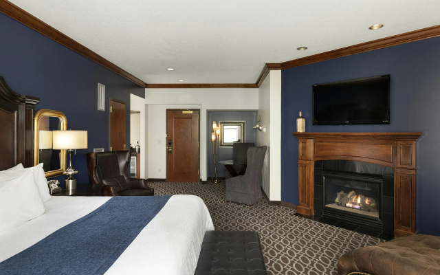 photo 4 of Des Lux Hotel