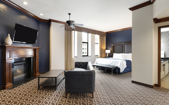 photo 5 of Des Lux Hotel