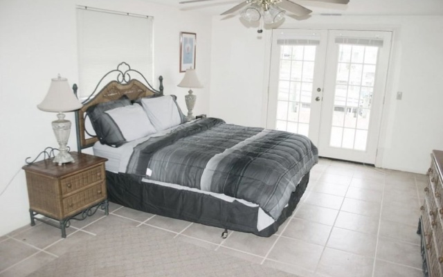 photo 2 of The Sunset House 3 Bedrooms 3 Bathrooms Home