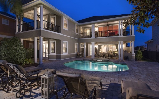 photo 4 of The Sunshine Luxury with Golf View 4 Br home by RedAwning