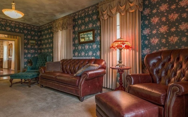 photo 4 of The Swan House