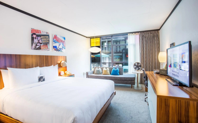 photo 4 of The Verb Hotel