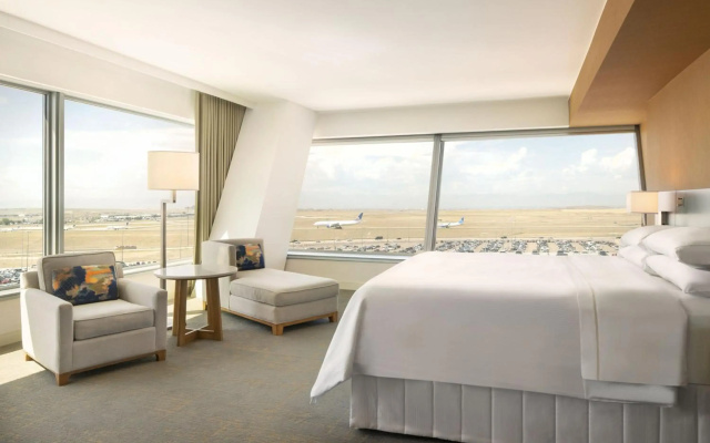 photo 4 of The Westin Denver International Airport