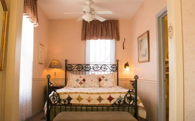 photo 2 of Wildflower Bed & Breakfast