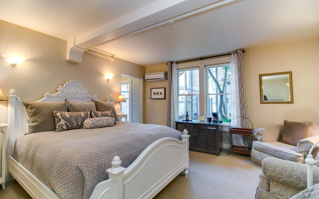 photo 2 of Winchester Inn