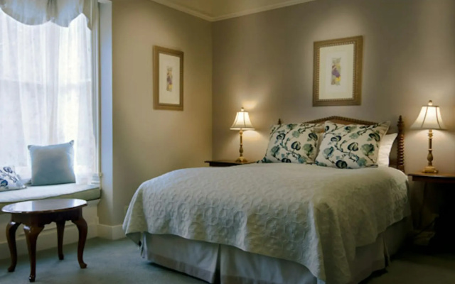 photo 3 of Winchester Inn