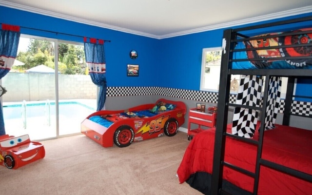 photo 2 of The Wonderland House 5 Bedrooms 3 Bathrooms Home