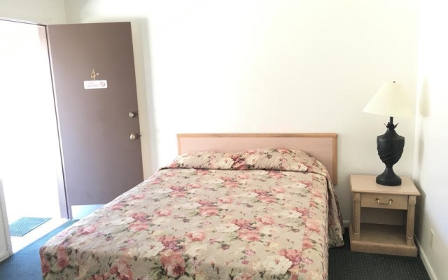 photo 4 of Thomas Motel