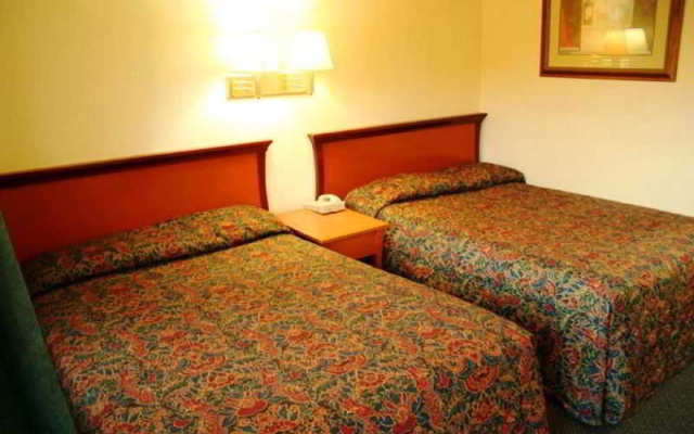 photo 3 of Tiffany Inn Corona