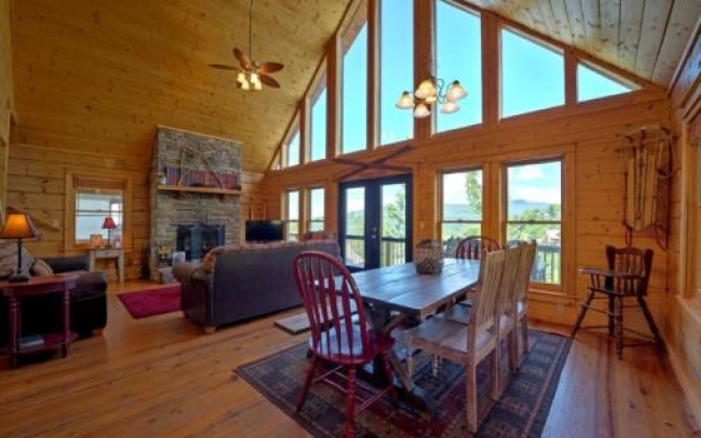 photo 4 of Toboggan Run - 4 Br Cabin