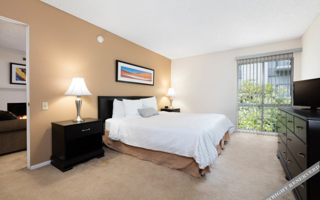 photo 4 of Toluca Hills Apartments By Avalon