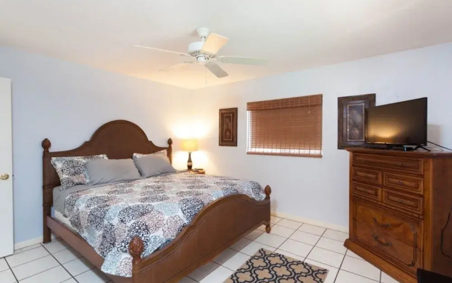 photo 2 of Tomlinson House #228601