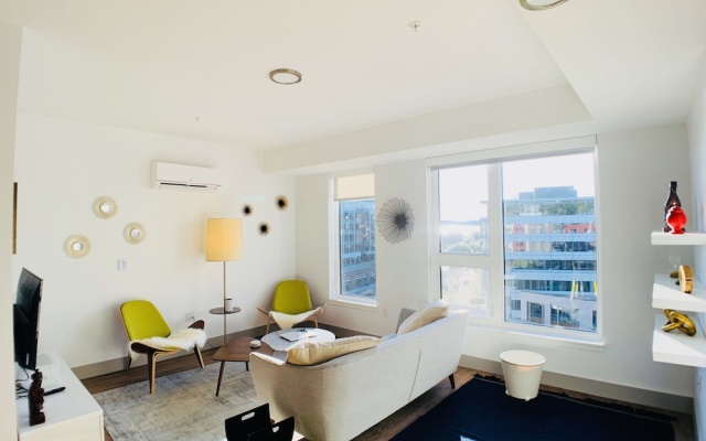 photo 2 of Top Floor with Amazing Views
